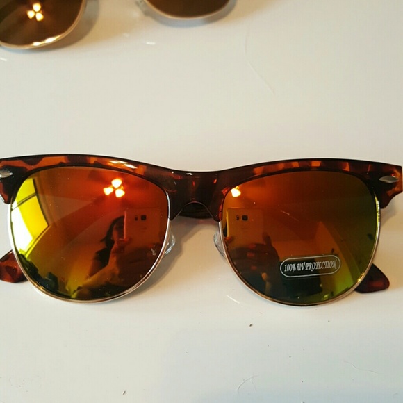 Small frame square Style Unisex Fashion Sunglasses - Picture 4 of 4